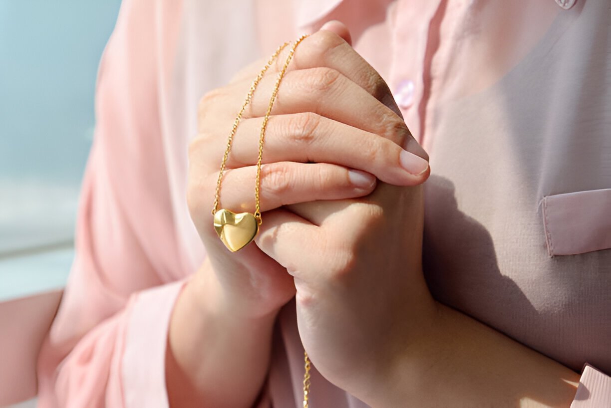 gold necklace price