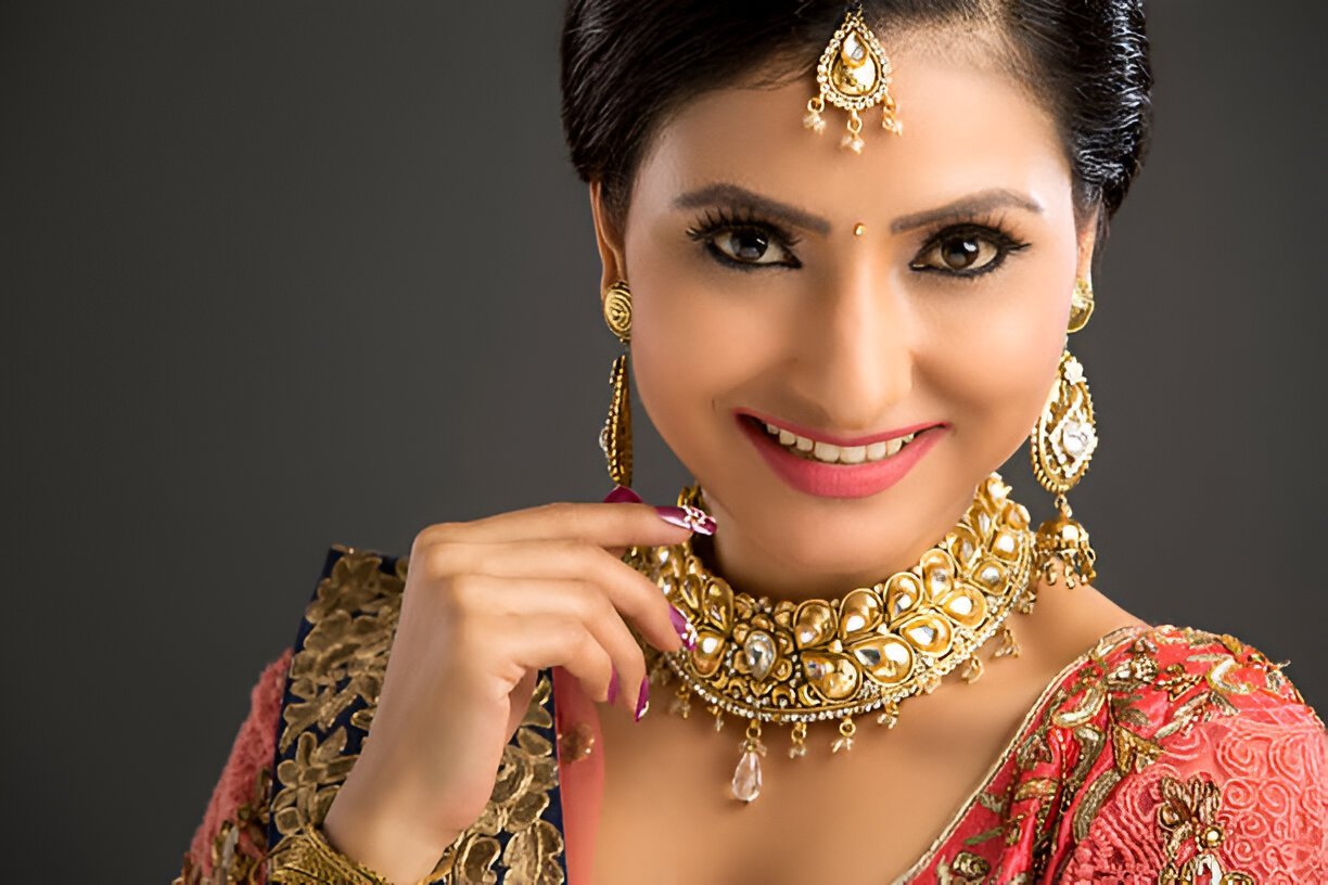 simple bridal gold necklace