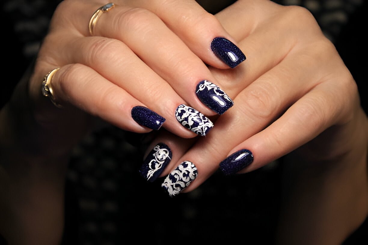 glitter nails 2024