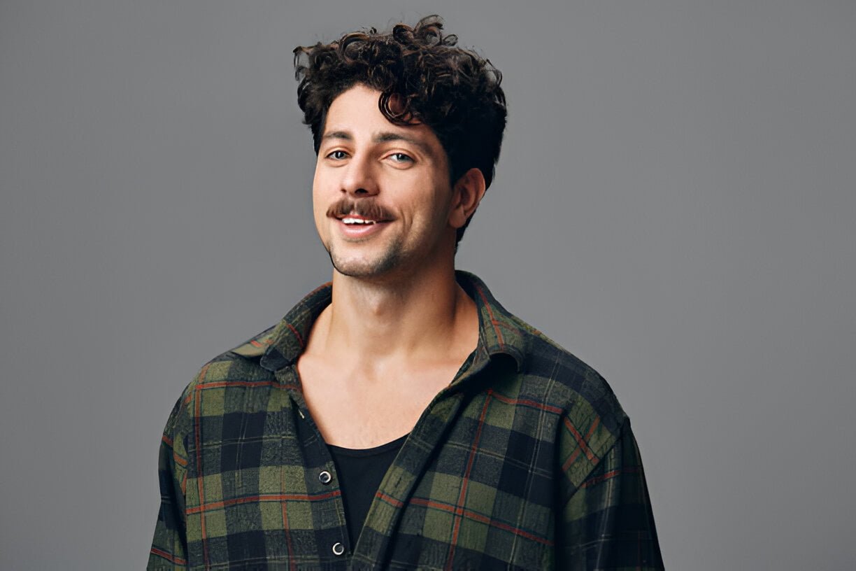 mens medium curly hairstyles